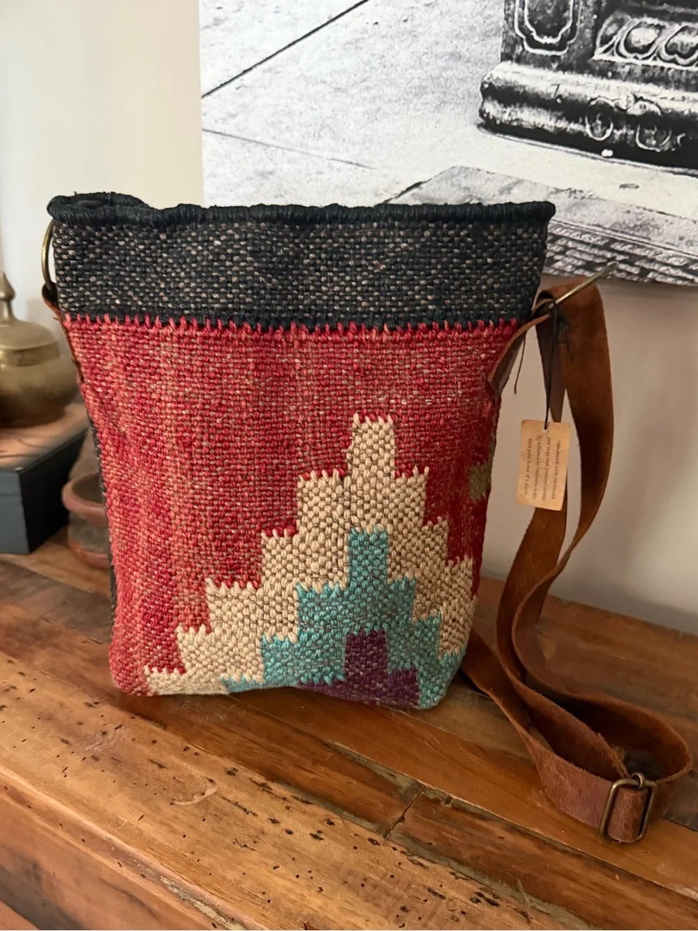 Baizaar Medium Crossbody Jute Bag - Picture 2 of 14